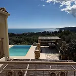 Onirozo Private Koróni