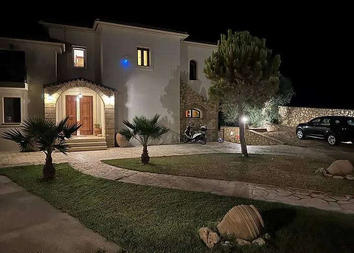 Onirozo Private Villa *