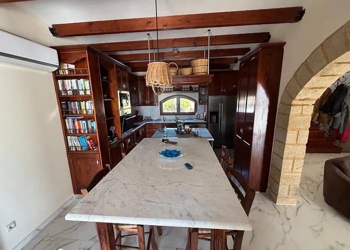 Onirozo Private Willa *